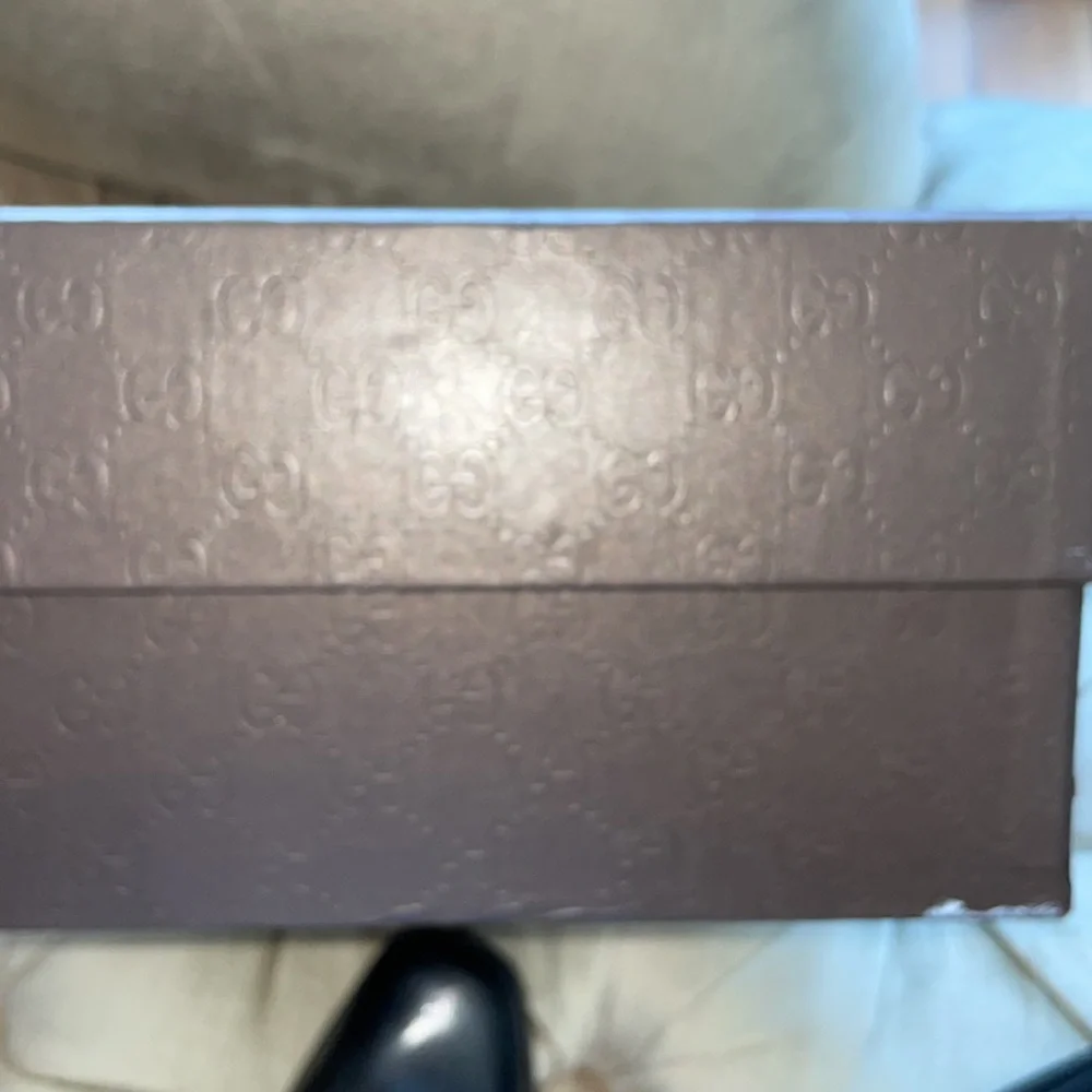 Authentic Gucci shoes - Picture 13 of 16